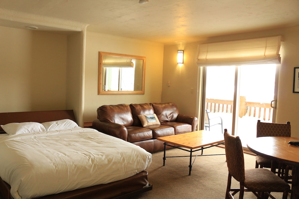 Sioux Lodge 2 Bedroom Suite photo 2