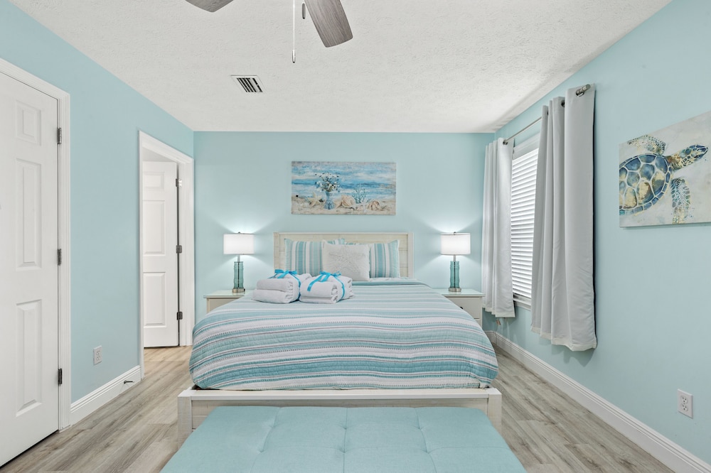 Townhome, Multiple Beds, Patio, Garden View (6724 Thomas Dr)