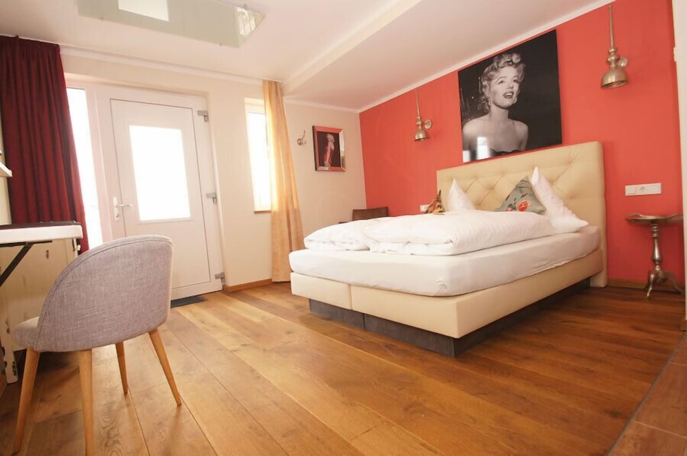 Standard Double Room photo 2