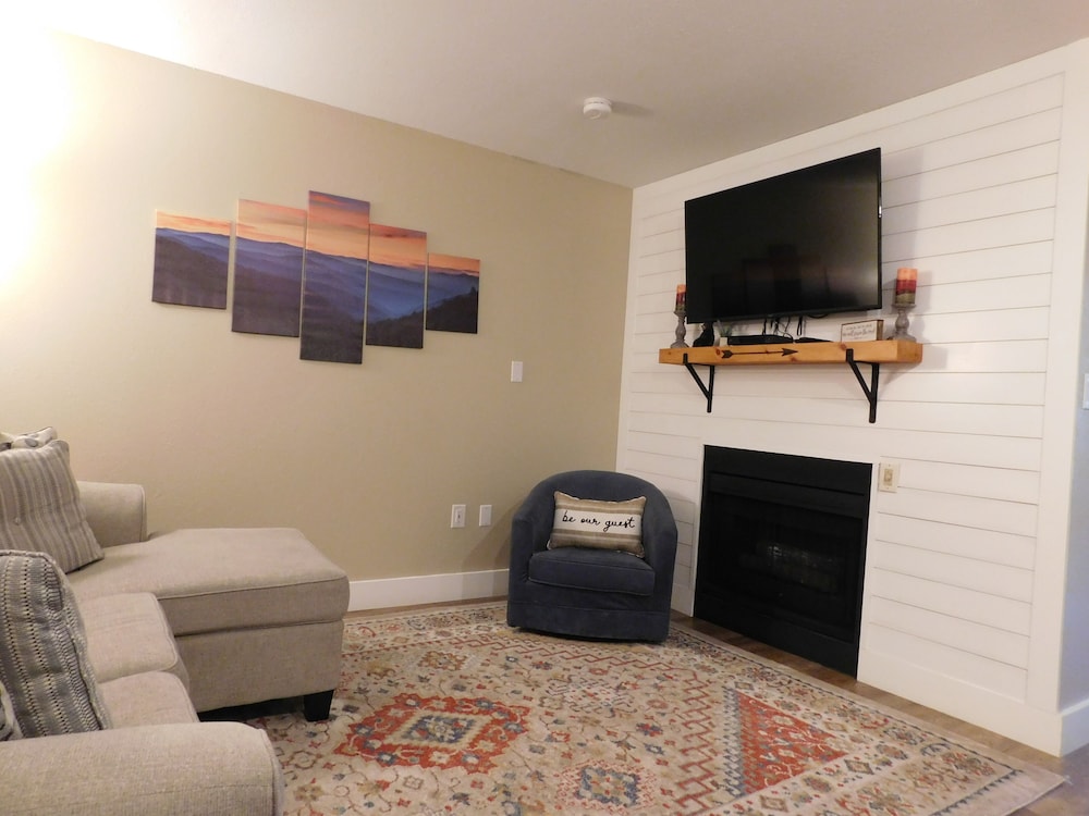 Condo, 1 Bedroom (202) photo 1