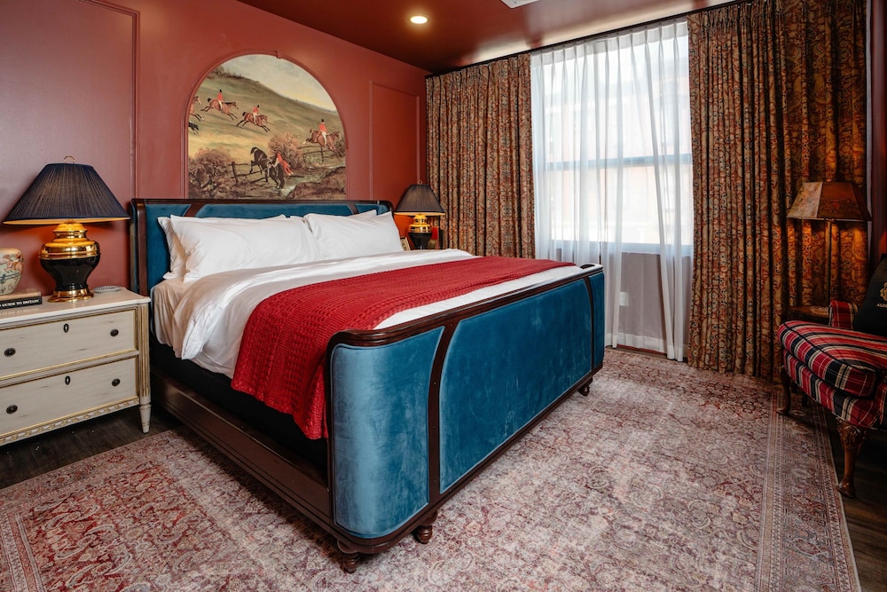 Superior Single Room, City View
