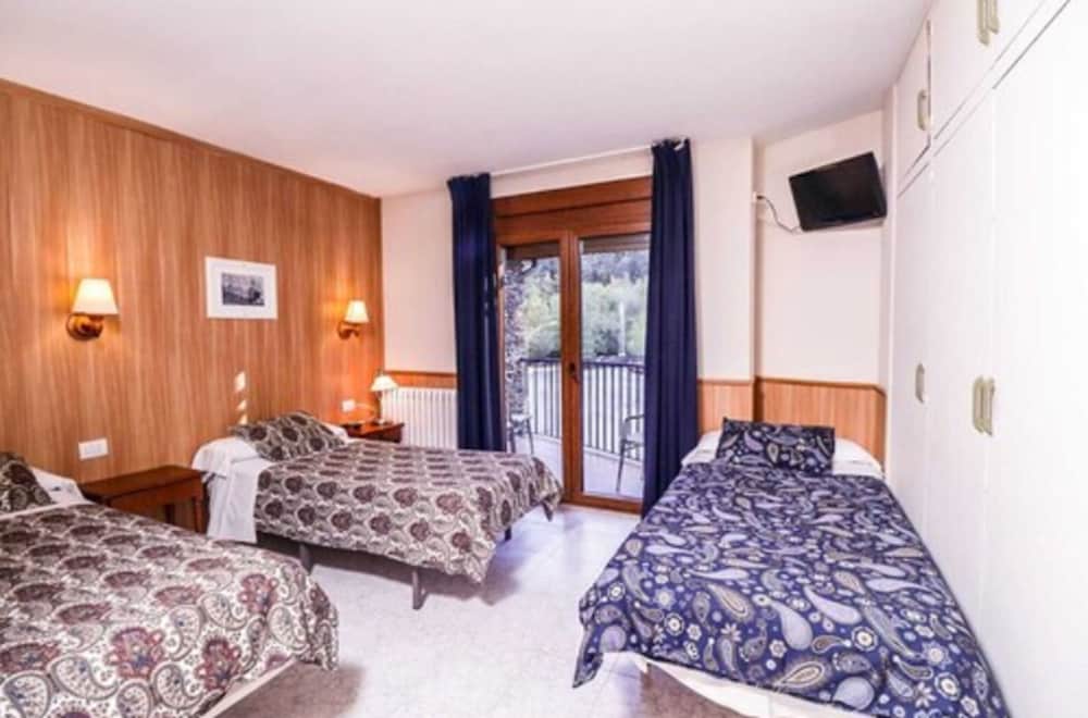 Standard Triple Room photo 3