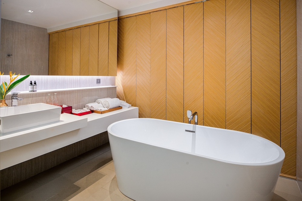 Deluxe Room, 2 Queen Beds (Oasis) - Photo 6