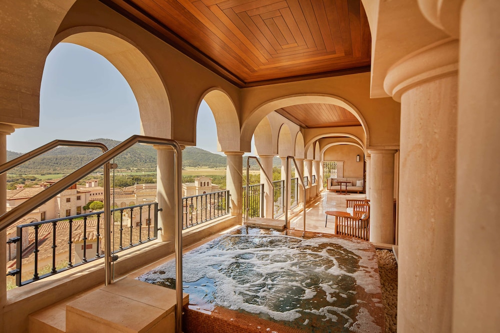 Presidential Suite thumbnail 5