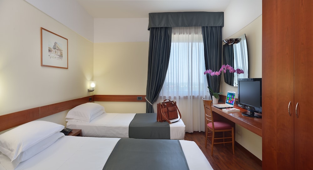 Classic Double Room (Sleep and Fly) - Photo 3