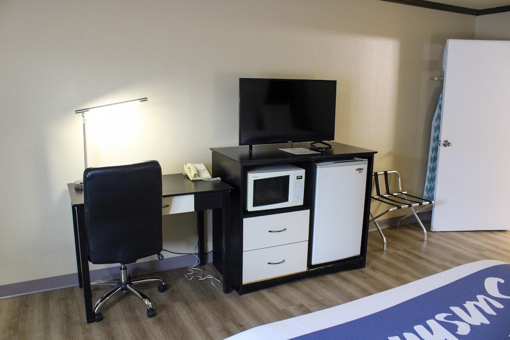 Standard Room, 1 Queen Bed - Photo 4