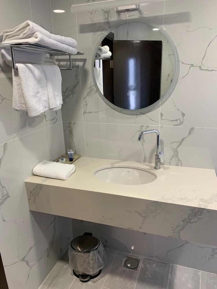 Premium Double Room - Photo 40