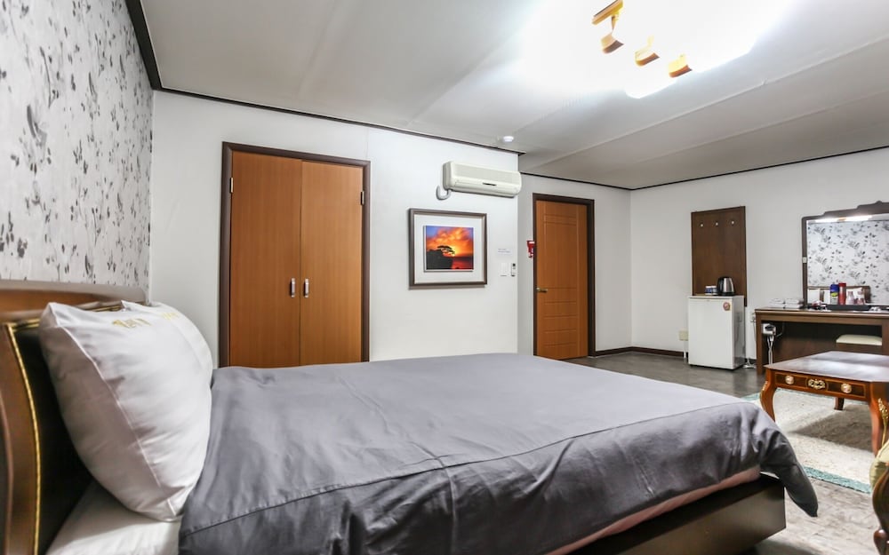 Room (Royal Double (Ocean View)) - Photo 3