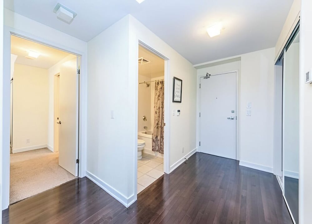 Deluxe Suite, 3 Bedrooms, 2 Bathrooms, City View thumbnail 6