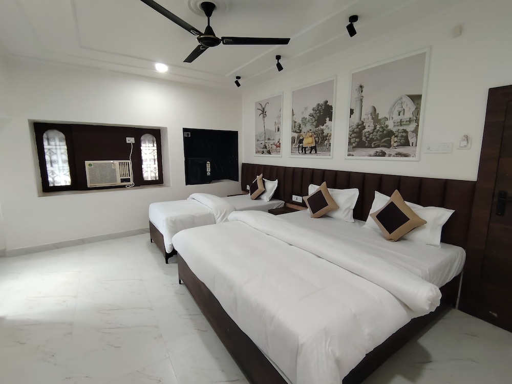 Family Room - Photo 1