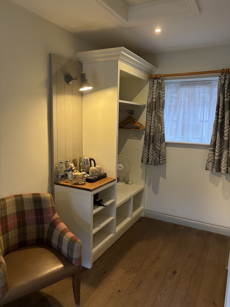 Deluxe Double Room, Ensuite photo 2