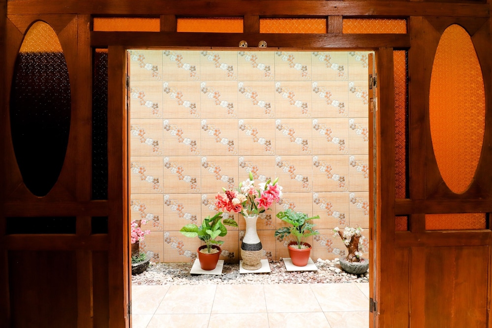 Deluxe Room - Photo 6