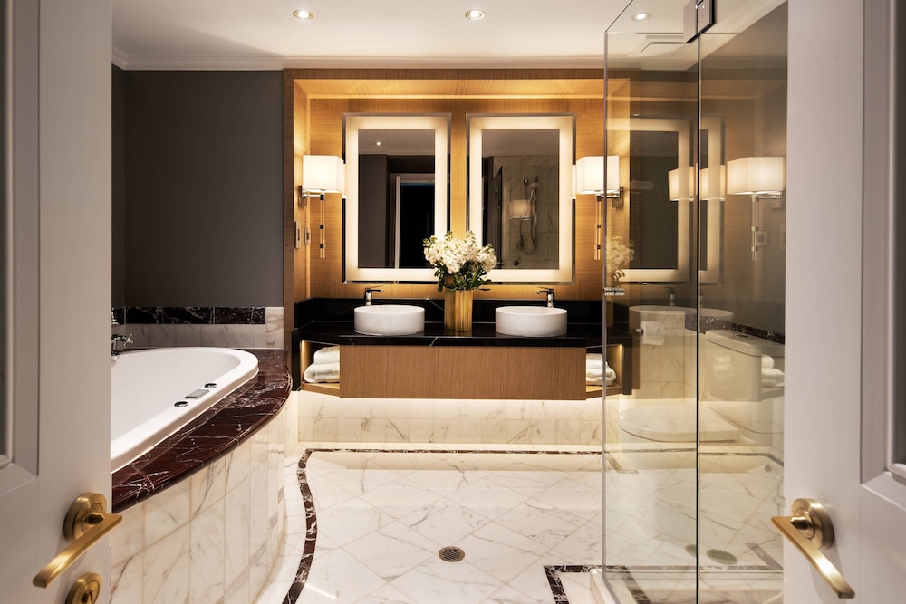 Executive Room, 1 King Bed, City View (Executive Level) - Photo 4