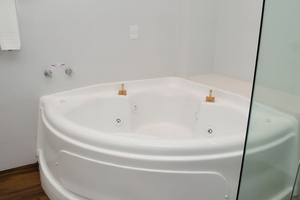 Suite - Photo 4