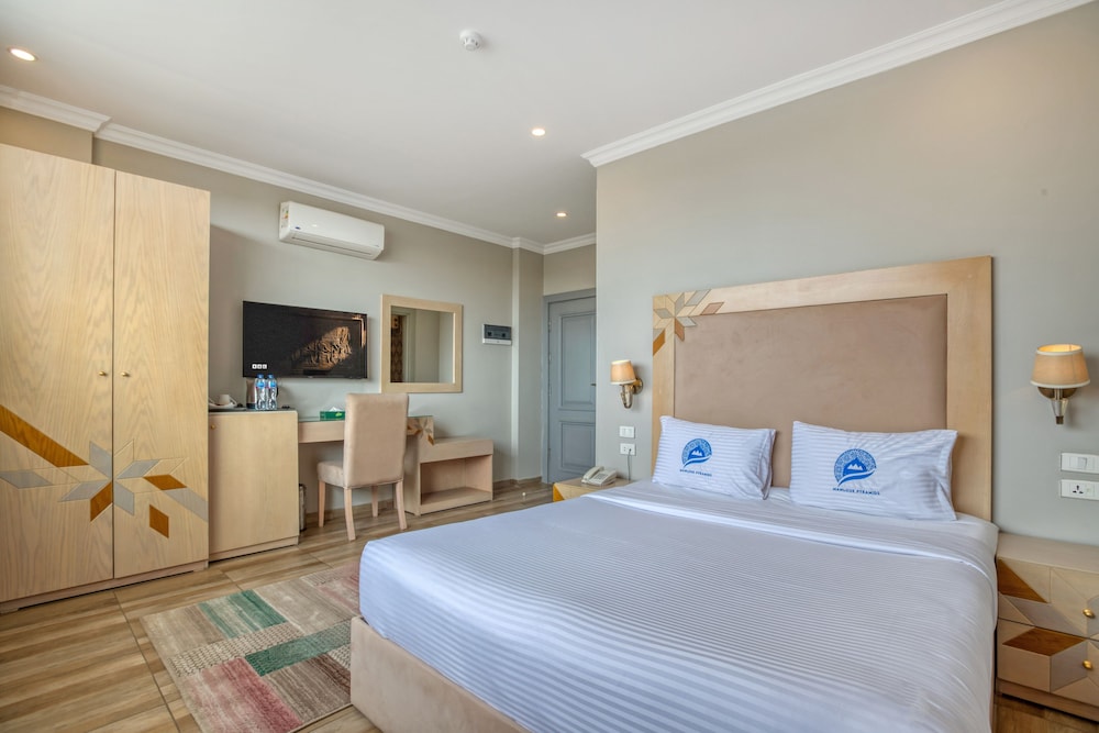 Standard Double Room With Panoramic Pyramids Window View - Photo 1