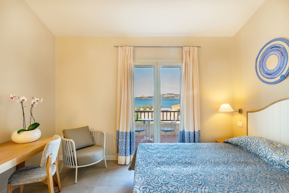 Deluxe Room, Sea View - Photo 1