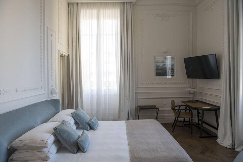 Deluxe Room, Hot Tub, Tower