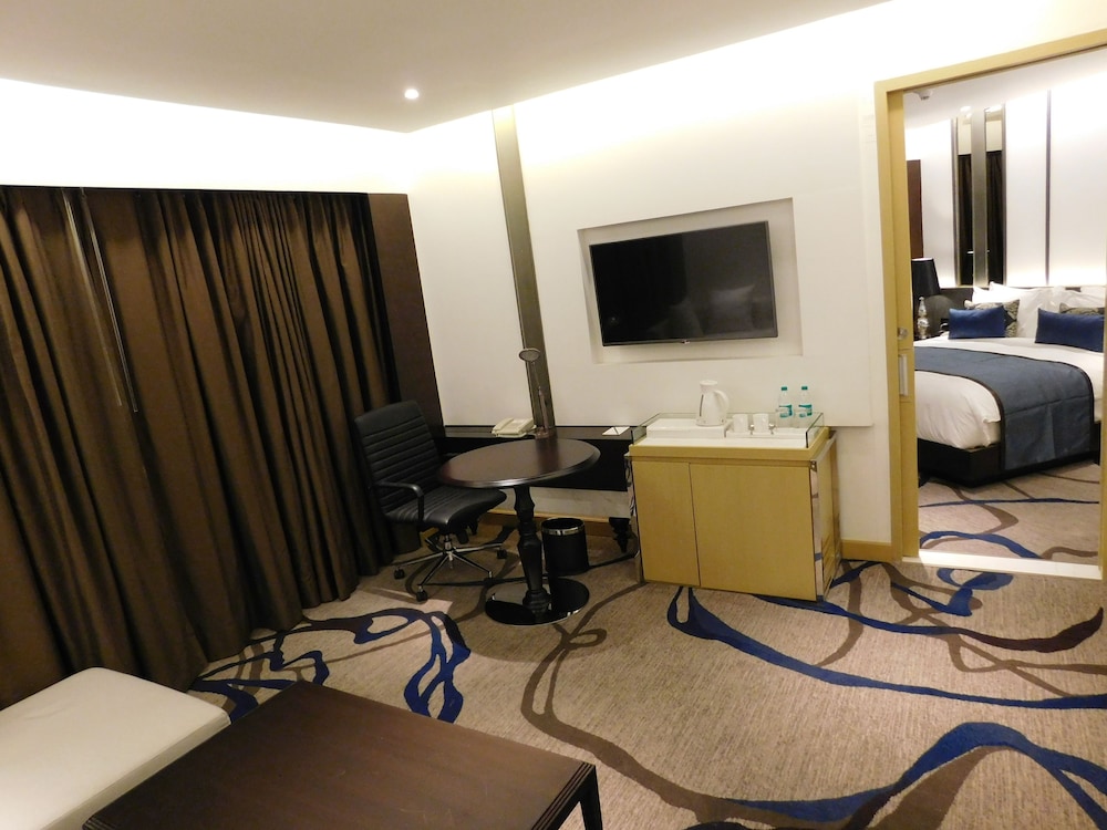Luxury Suite