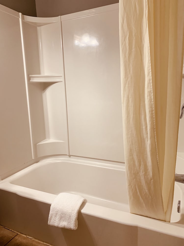 Room, 2 Double Beds, Non Smoking - Photo 4