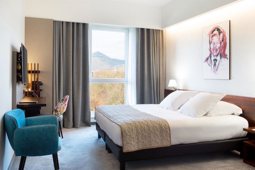 Executive Room, 1 King Bed, Non Smoking (Converts to 2 Twin Beds) - Photo 1