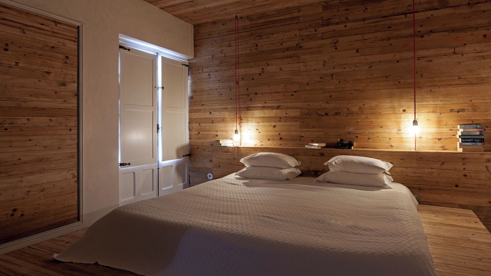 Premium Suite thumbnail 6