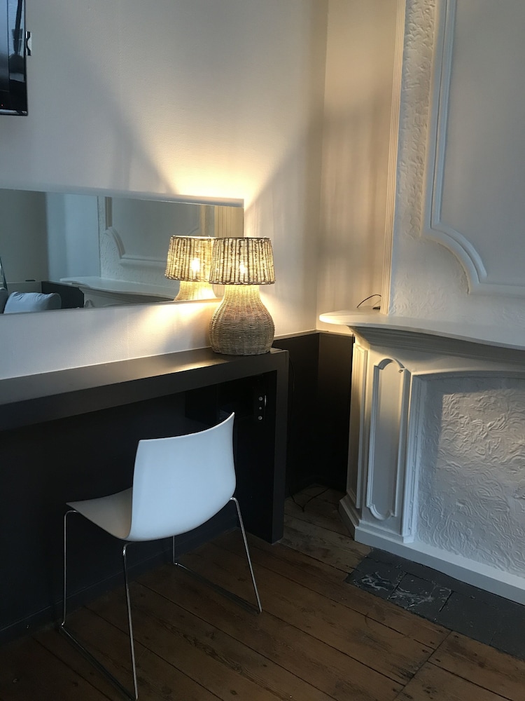 Deluxe Double or Twin Room - Photo 7