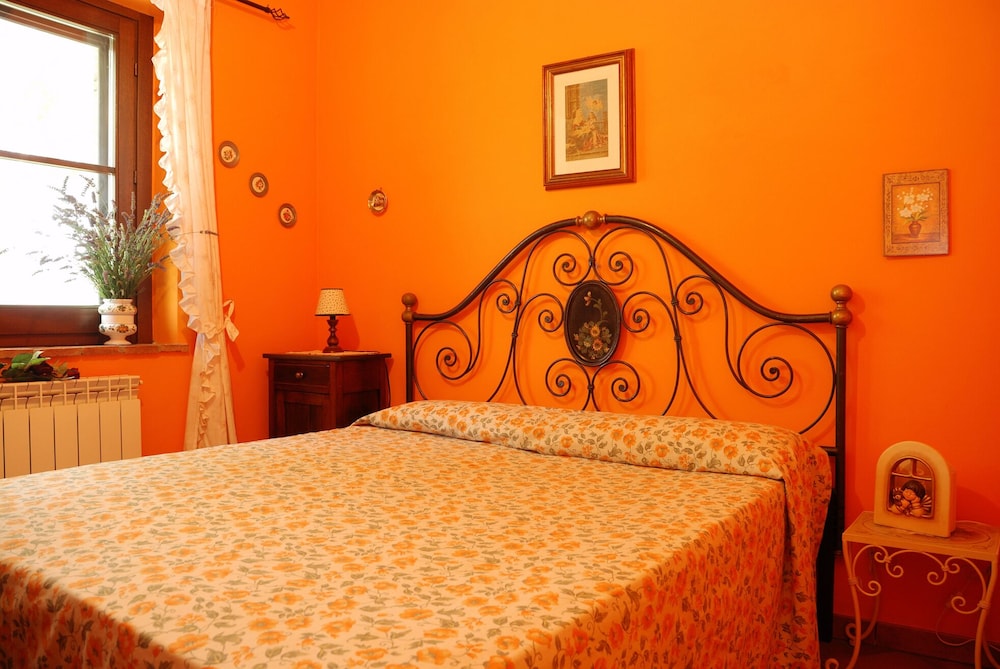 Classic Apartment, 3 Bedrooms photo 2