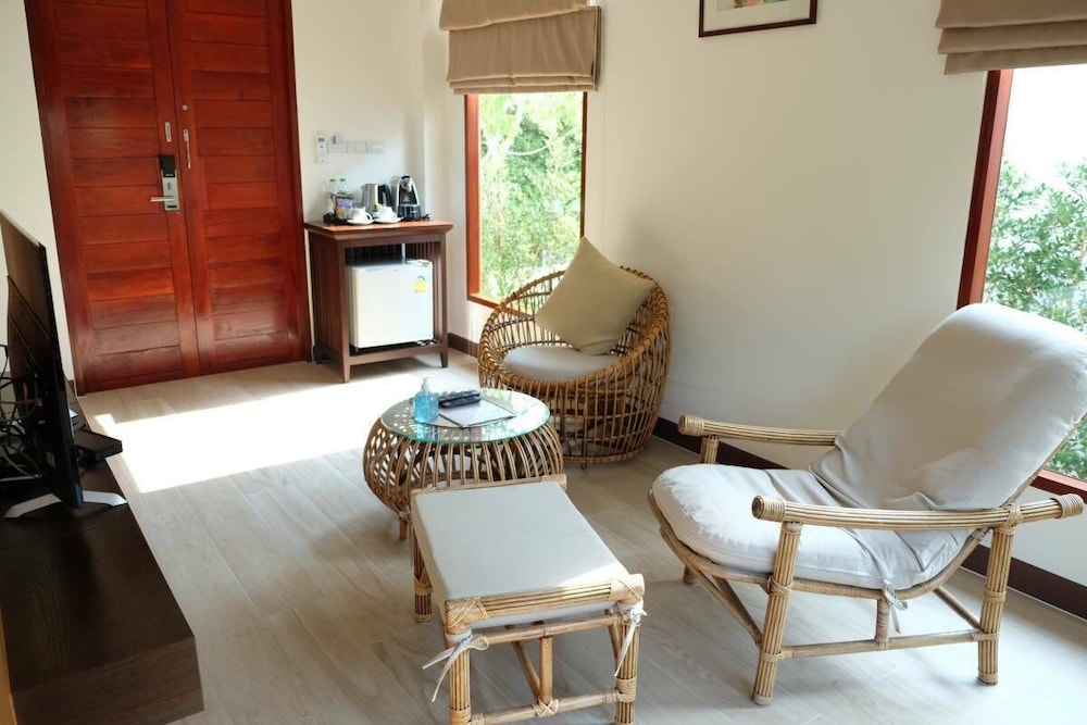 Villa With Jacuzzi photo 2