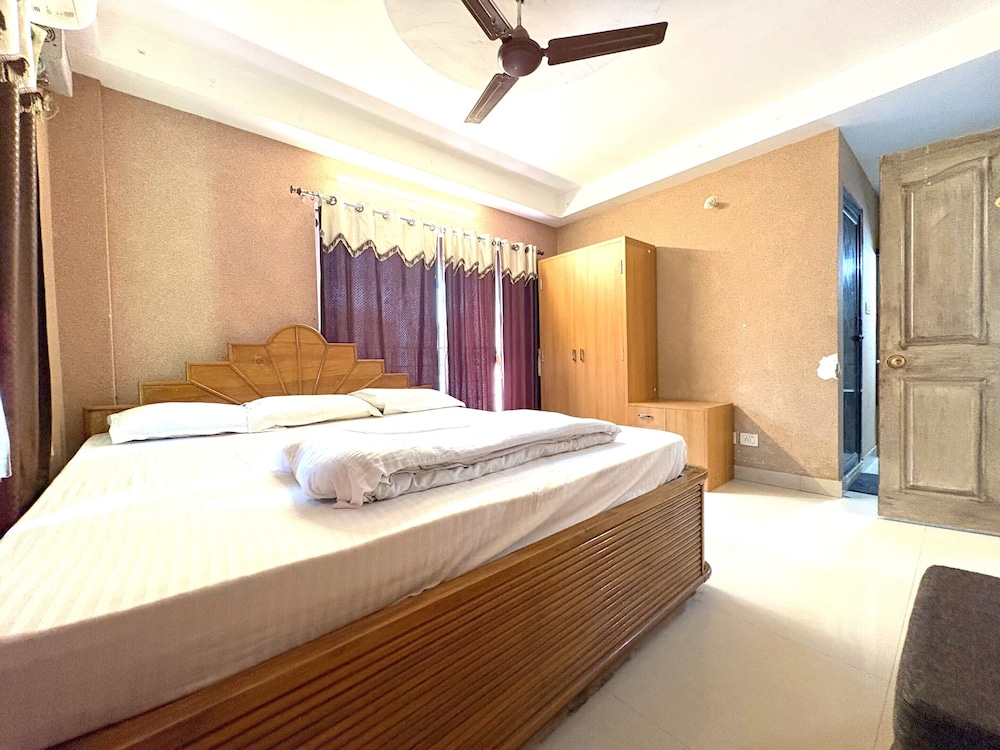 Royal Room, City View photo 3