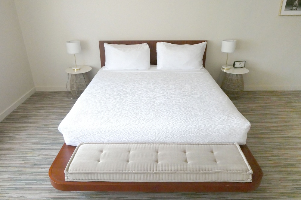 Premium Room, 1 King Bed With Sofa Bed, Balcony, Pool View - Photo 2