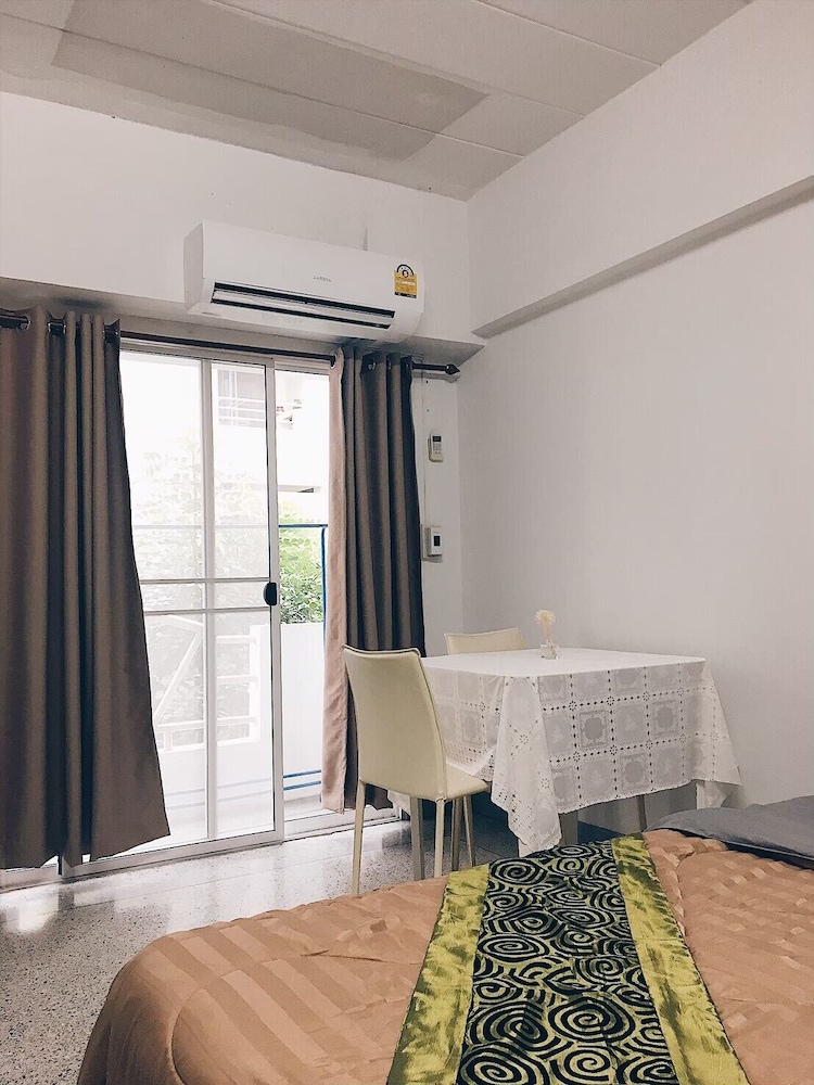 Basic Apartment, 1 Bedroom, Non Smoking, Patio photo 2