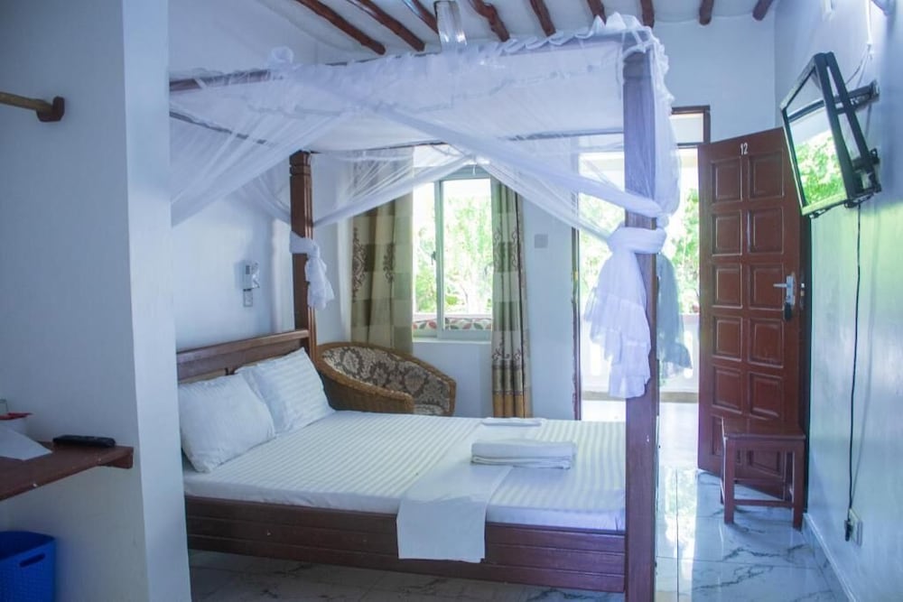 Standard Room, Pool View