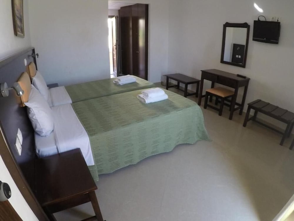 Standard Room, Partial Sea View