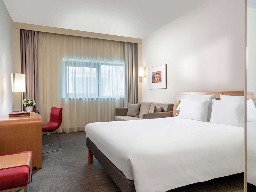 Superior Room, 1 Queen Bed with Sofa bed - Photo 8
