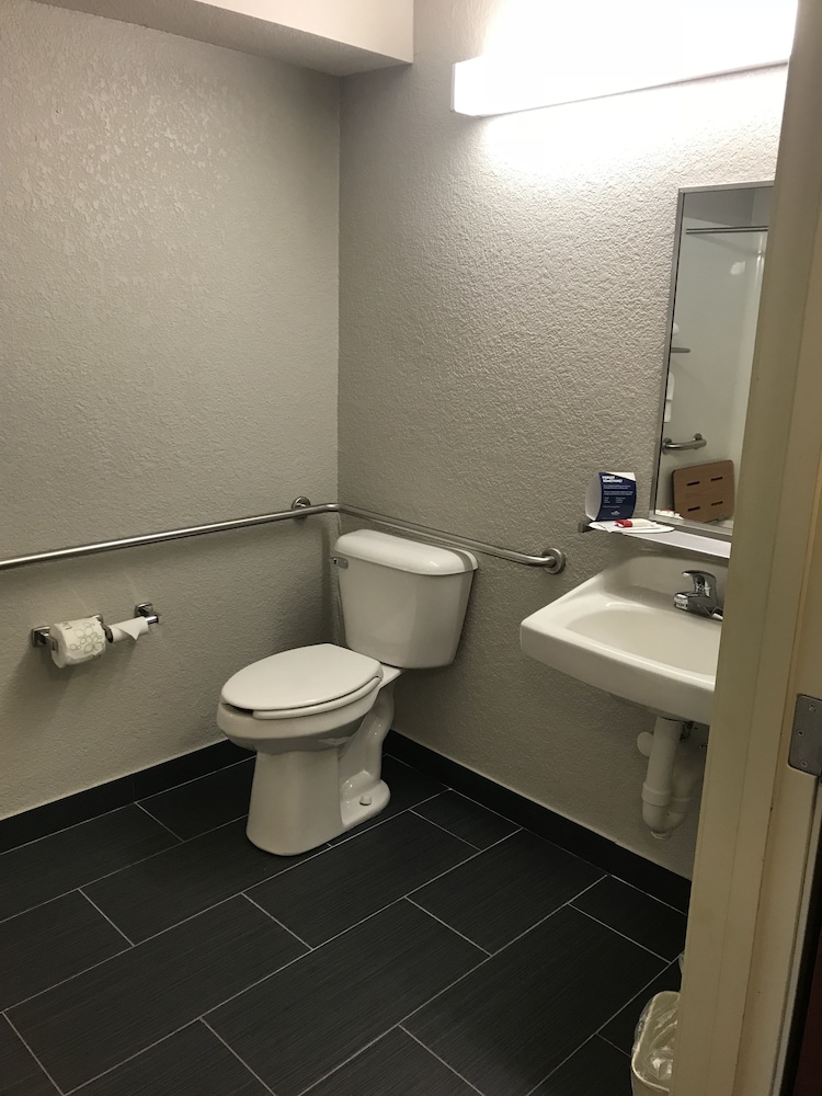 Studio Suite, 1 Queen Bed, Accessible, Non Smoking (Mobility) - Photo 5
