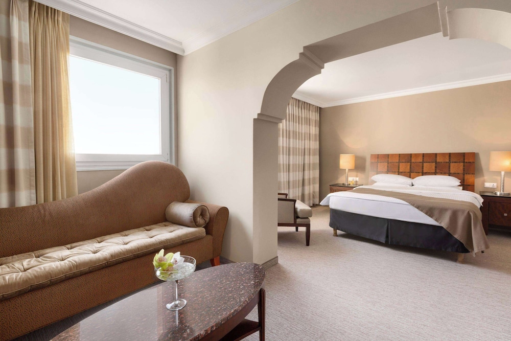 Suite, 1 King Bed, Non Smoking