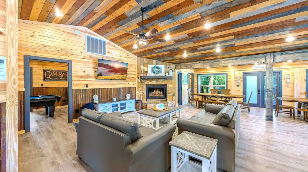 Luxury Poolside Cabin in Sevierville, Zdjęcie 39