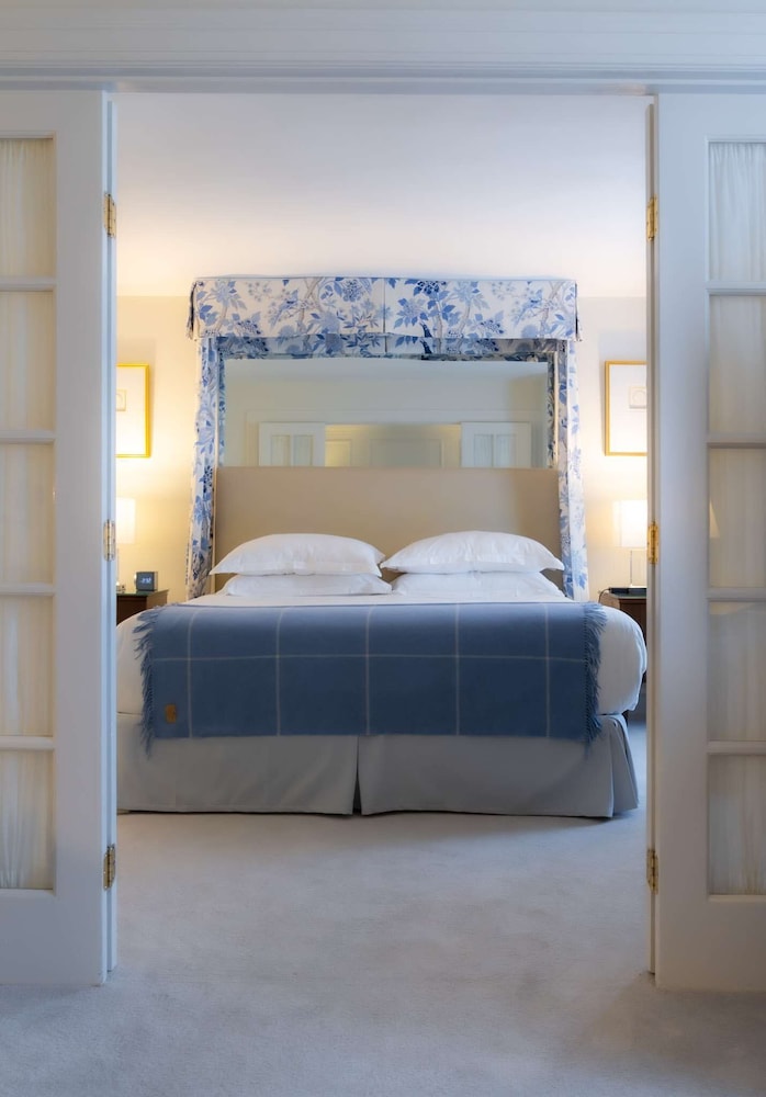 Suite, 1 King Bed with Sofa bed (King or Queen Bed)