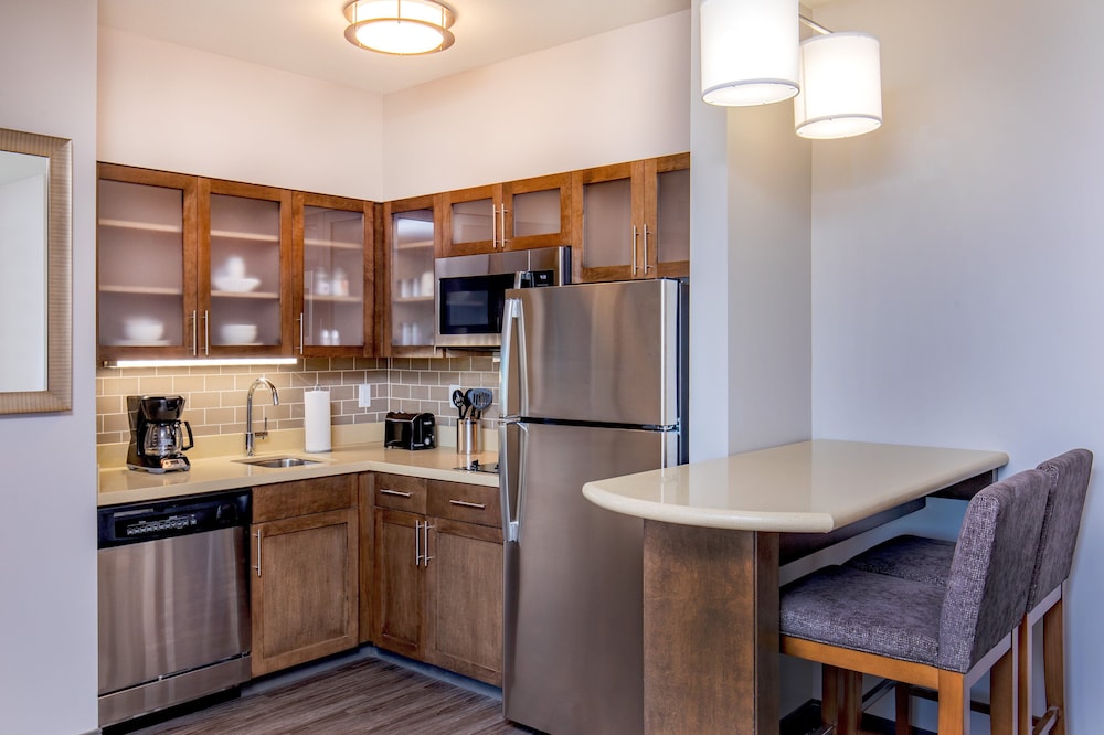 Suite, 1 King Bed, Accessible, Kitchen (Communications) - Photo 11