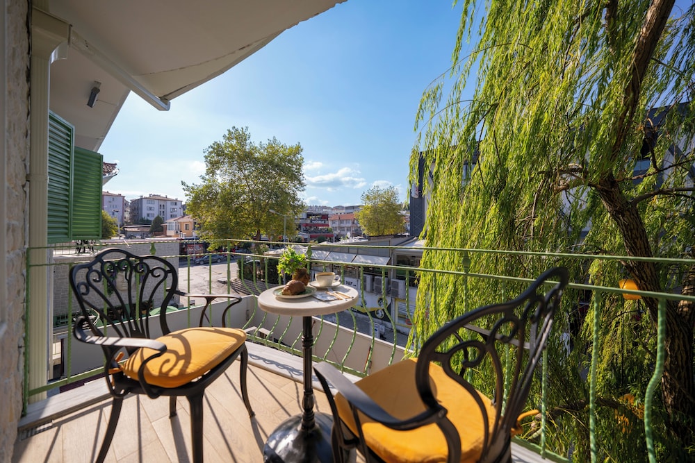 Deluxe Double Room, Balcony photo 1
