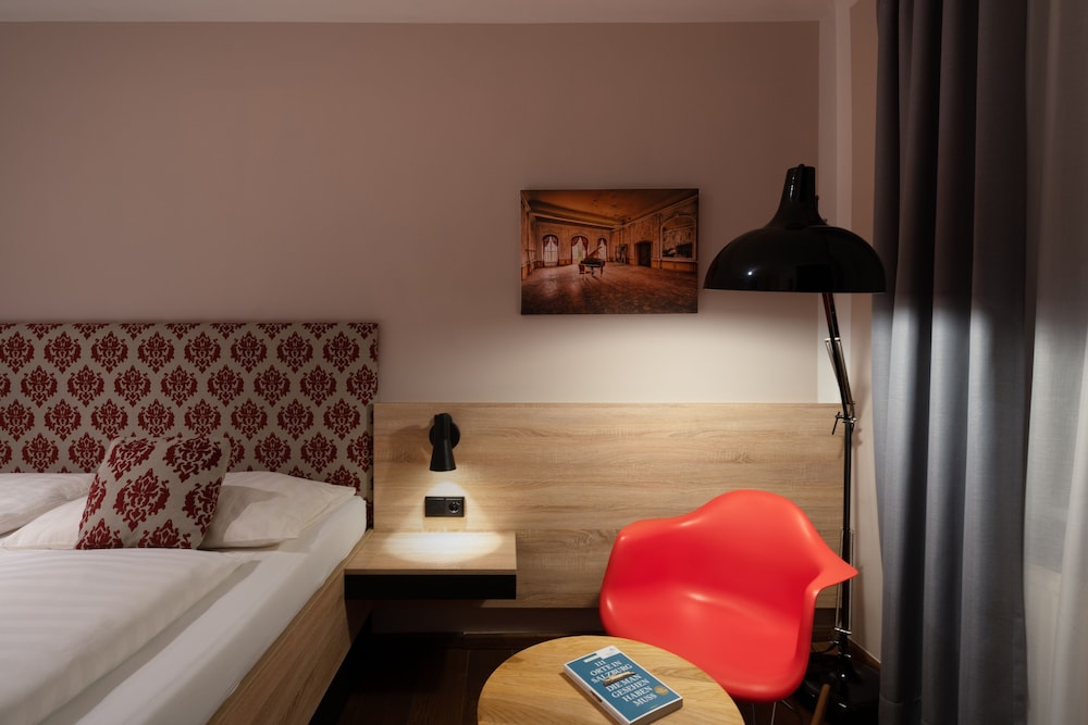 Standard Double Room - Photo 6