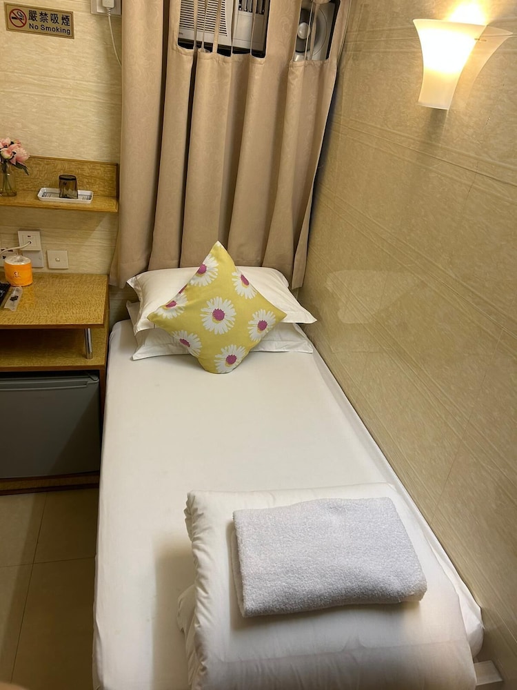 Deluxe Single Room