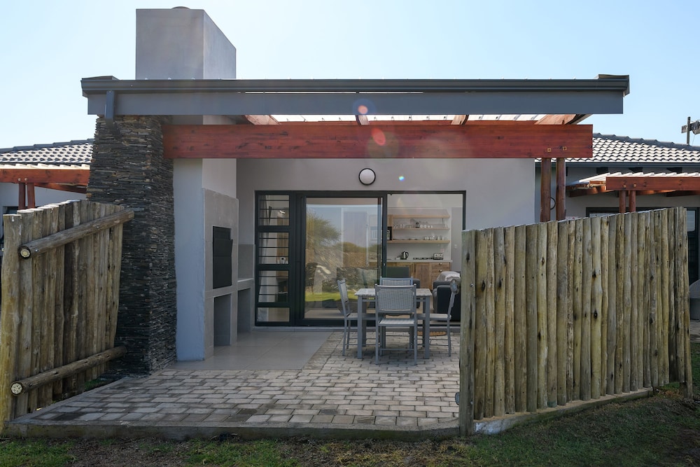 Family Suite with Patio photo 3