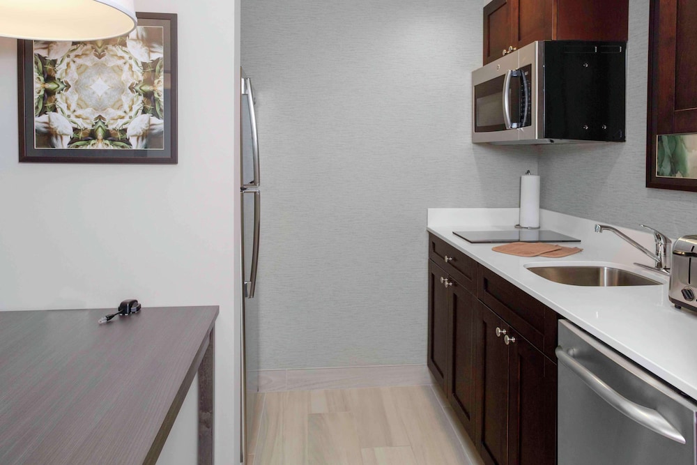 King, Studio Suite, Multiple Beds, Non Smoking photo 2