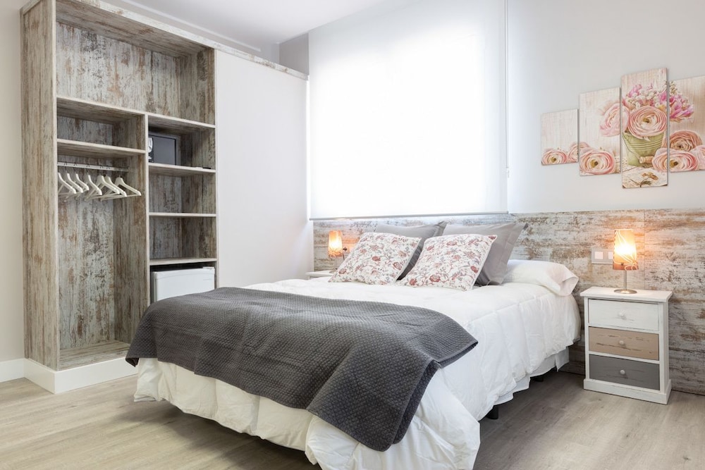 Basic Suite, Terrace, City View (Suite Zamenhof) photo 3