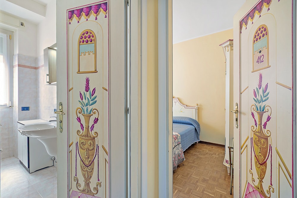 Family Apartment, Multiple Bedrooms (Strixia Apartment Stresa 50m From)