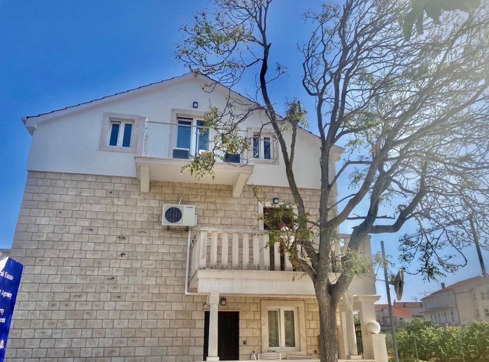 Apartment (Two Bedroom Apartment With Balcony) photo 1