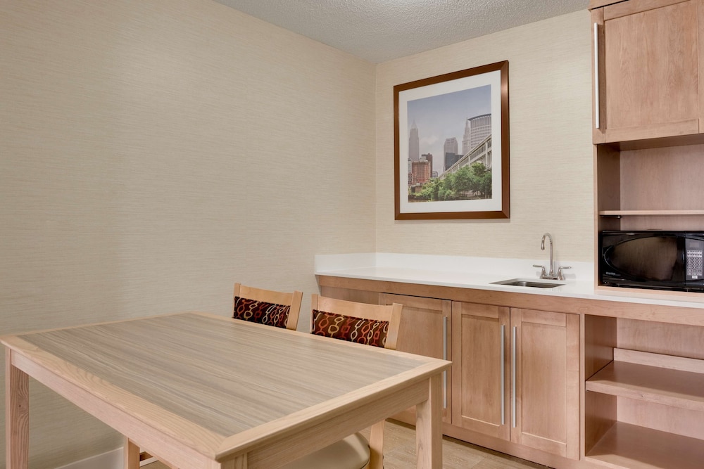 Suite, 1 King Bed, Non Smoking, Refrigerator & Microwave (Wet Bar) - Photo 7