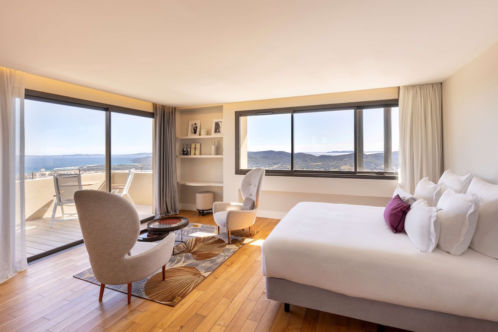 Exclusive Room, 1 King Bed, Terrace, Sea View - Photo 1