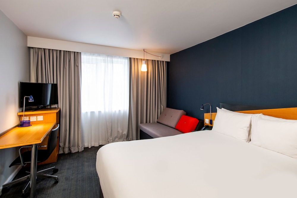Standard Room, 1 Double Bed With Sofa Bed - Photo 4